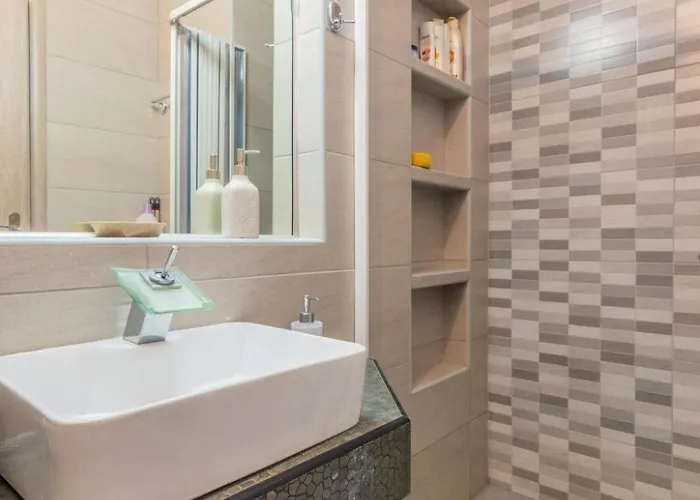 Holiday home Beachfront Garden By Interhome *