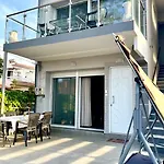 بيت للعطل Beachfront Garden By Interhome